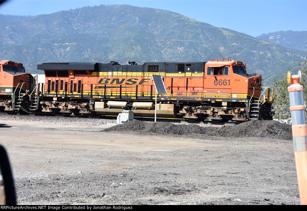 BNSF 6661